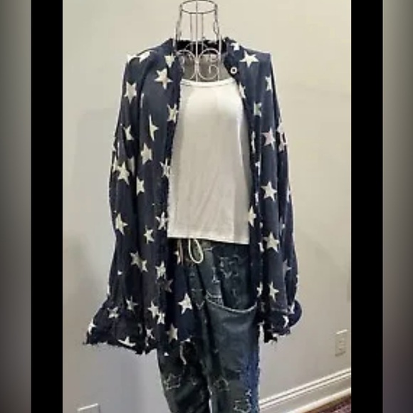 Magnolia Pearl Betsy Ross Button/Snap Top~Star Print OSFM Hard To Find!! NWOT 🎆 - Picture 2 of 7